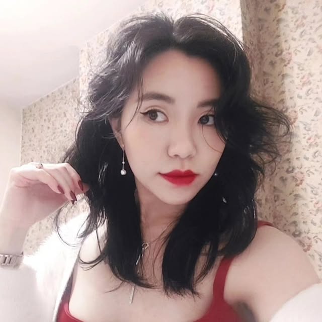 Anne profile picture