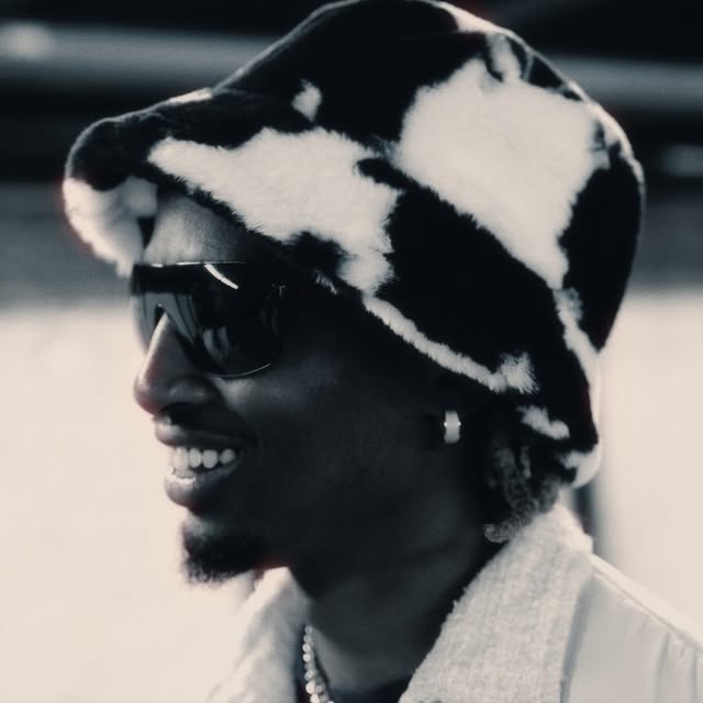YK🎅 THE YOUNG CREATIVE🎇 profile picture