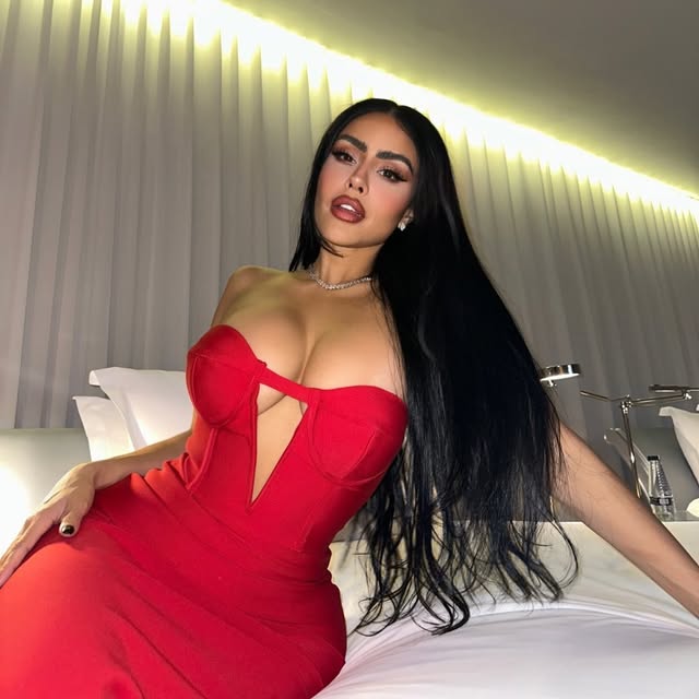 Chloe Saxon profile picture