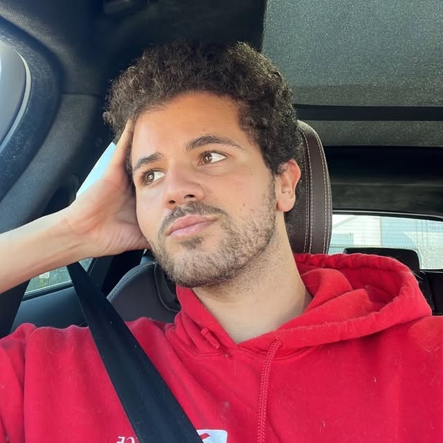 𝕁  𝔼  𝕊  𝕊  𝔼 profile picture