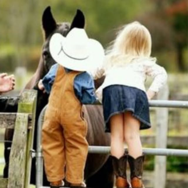 Hot Country profile picture